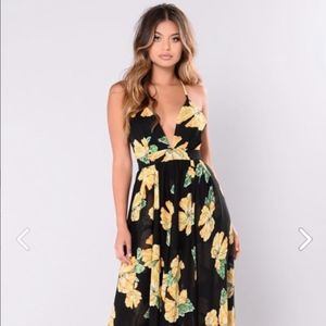 Fashion Nova Norah Floral Maxi Dress - NEW Size L